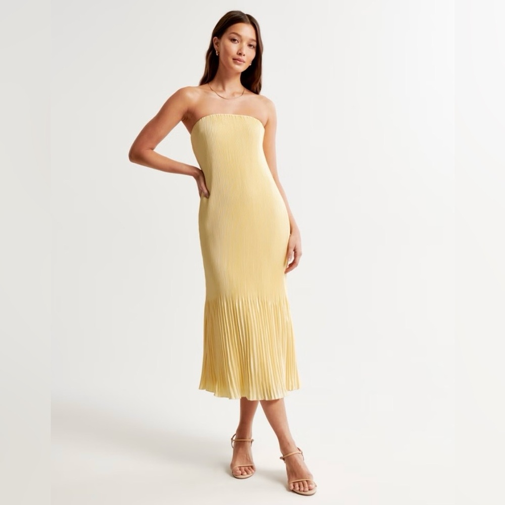 The A&f Giselle Pleat Release Midi Dress